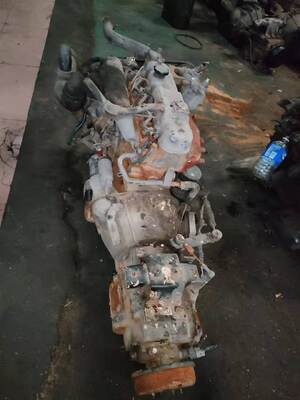 suku cadang truk jepang digunakan mesin dengan transmisi kondisi baik untuk Isuzu pick up/NKR 4JB1 4JB1T dijual Isuzu suku cadang bekas