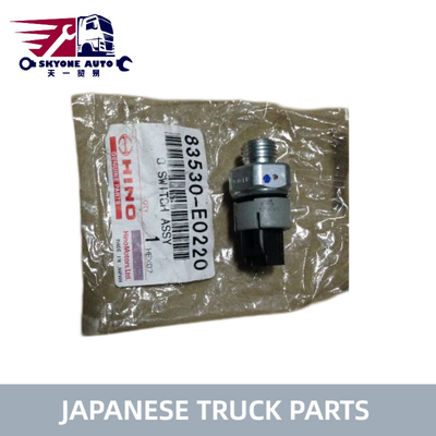Sensor Tekanan Oli Truk Jepang 83530-E0220 83530E0220 83530-1471 untuk KOBELCO/HINO 500 J08C J08E SK200-6 Suku Cadang Mesin Truk Hino