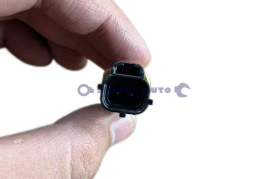 Sensor revolusi suku cadang truk Jepang 8-98073883-0 980738830 untuk ISUZU 700P 4HK1 SUKU CADANG TRUK ISUZU